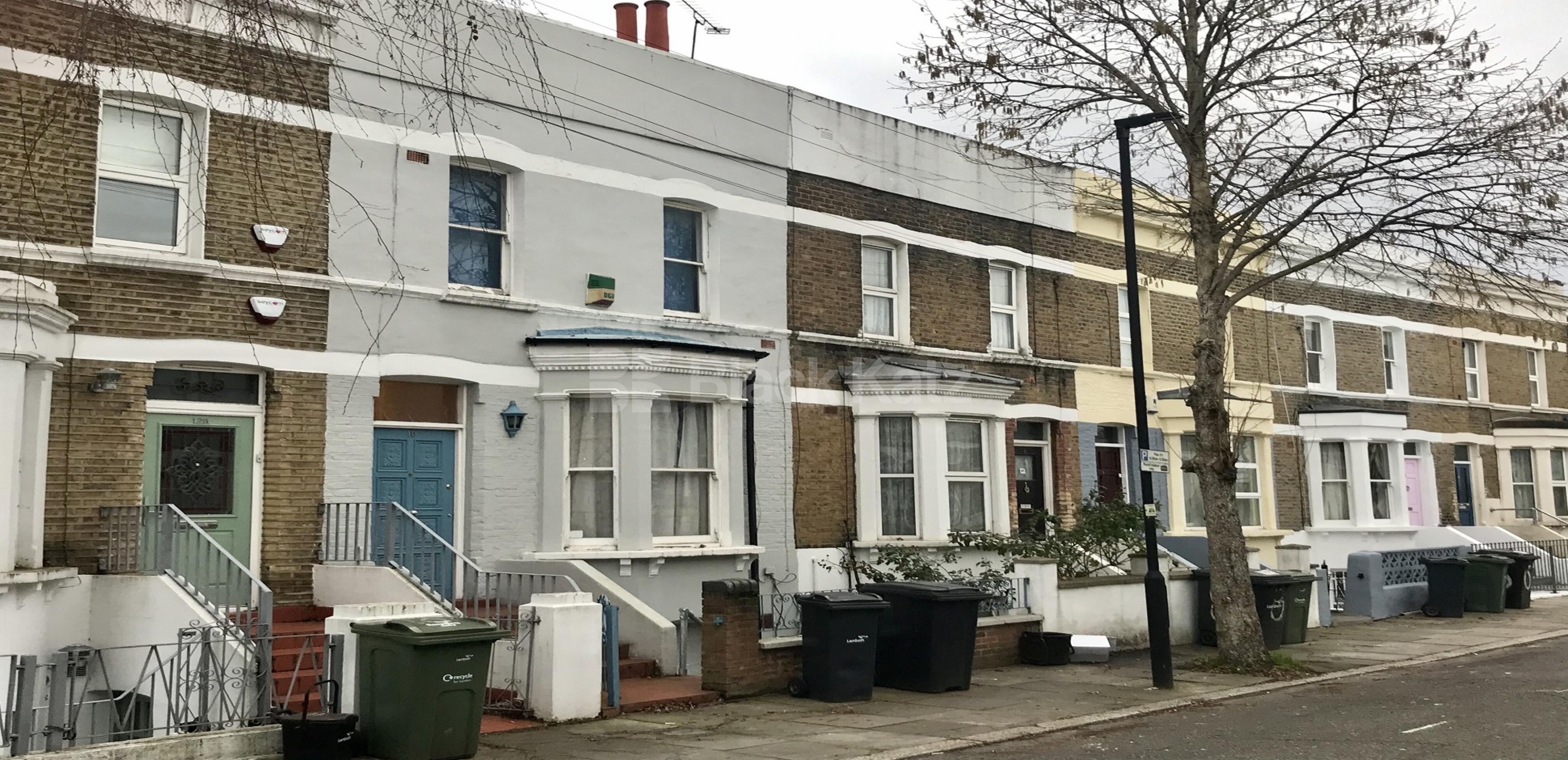 			LET , 4 Bedroom, 1 bath, 1 reception House			 Medwin Street, Clapham North / Brixton SW4